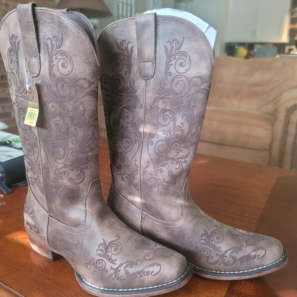 Roper Brown Heeled Boots with Embroidered Design